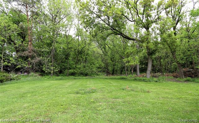 Builiding view nine for 6259 Mercury, Burton, MI. 48509