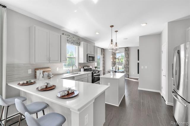 Builiding view thirty for 27144 Silo, Saline, MI. 48176