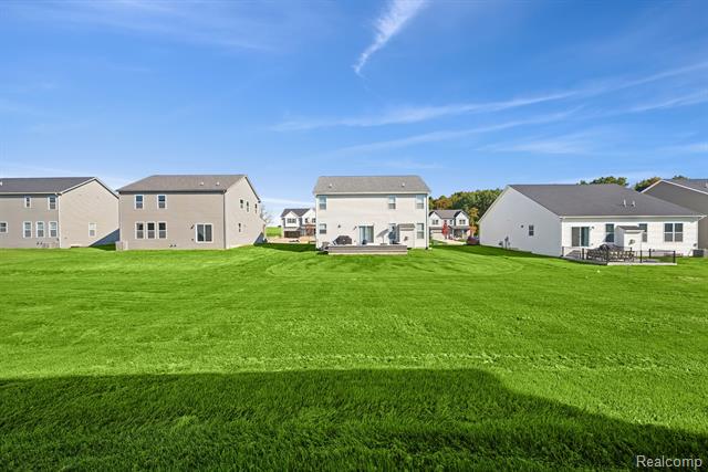 Builiding view twenty five for 27144 Silo, Saline, MI. 48176