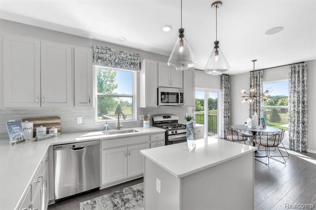 Builiding view twenty nine for 27144 Silo, Saline, MI. 48176