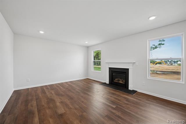 Builiding view eight for 4311 Oak Street, Grand Blanc, MI. 48439