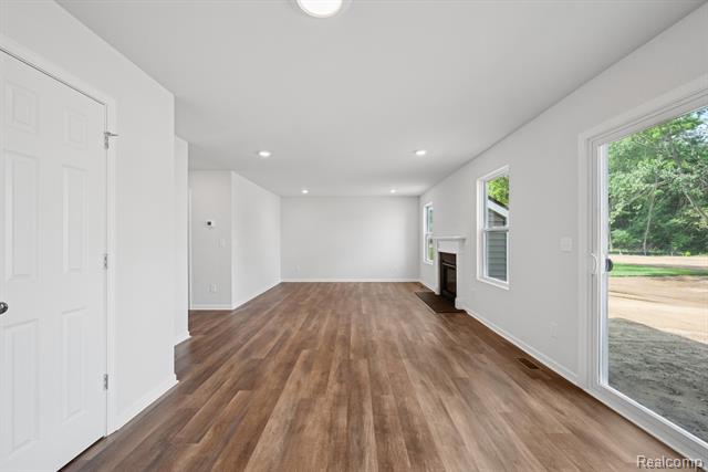 Builiding view six for 4311 Oak Street, Grand Blanc, MI. 48439