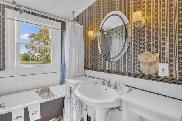 Builiding view eighteen for 6750 County Farm, Jackson, MI. 49201