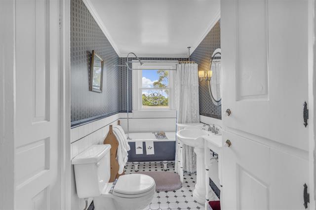 Builiding view seventeen for 6750 County Farm, Jackson, MI. 49201