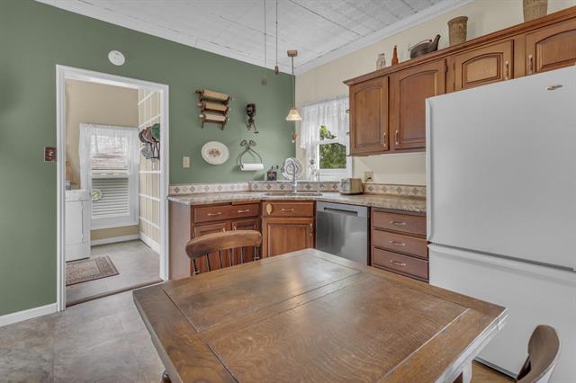 Builiding view ten for 6750 County Farm, Jackson, MI. 49201