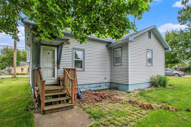 Builiding view fifteen for 202 Maple, Three Oaks, MI. 49128