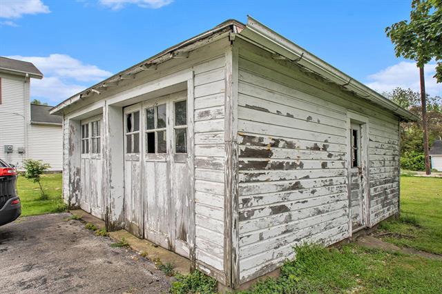 Builiding view sixteen for 202 Maple, Three Oaks, MI. 49128