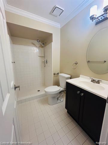 Builiding view sixteen for 4896 Royal Cove, Shelby Township, MI. 48316