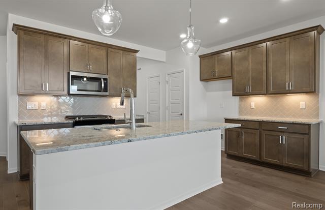 Builiding view five for 1496 Arcadia, Milford, MI. 48381