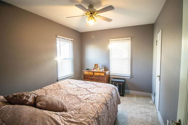 Builiding view eighteen for 705 Jenny, Bay City, MI. 48706