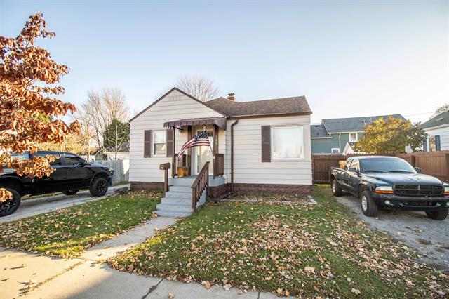 Builiding view one for 705 Jenny, Bay City, MI. 48706