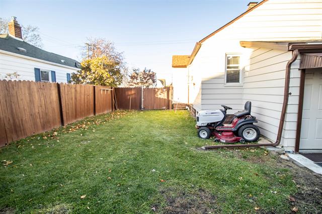 Builiding view thirty five for 705 Jenny, Bay City, MI. 48706