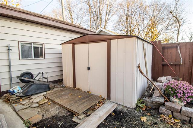 Builiding view thirty three for 705 Jenny, Bay City, MI. 48706