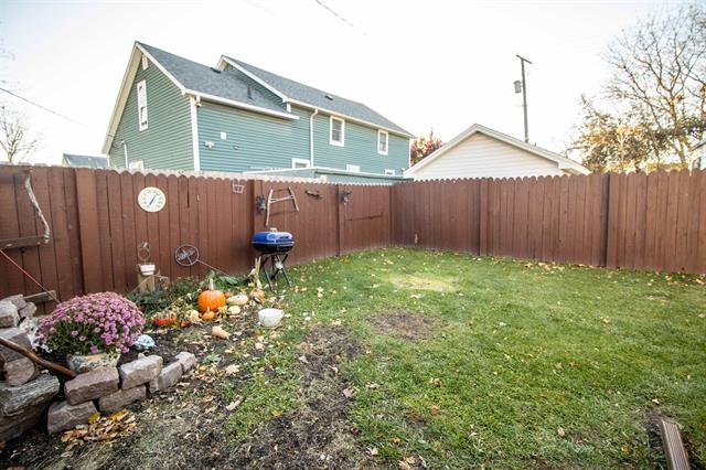 Builiding view thirty two for 705 Jenny, Bay City, MI. 48706