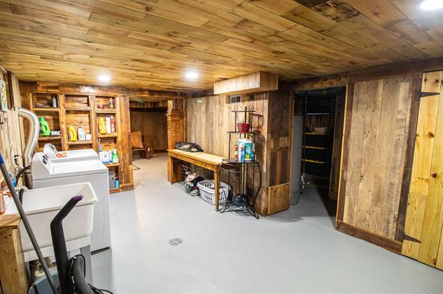 Builiding view twenty four for 705 Jenny, Bay City, MI. 48706