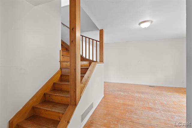 Builiding view twenty one for 11943 Us 223, Onsted, MI. 49265