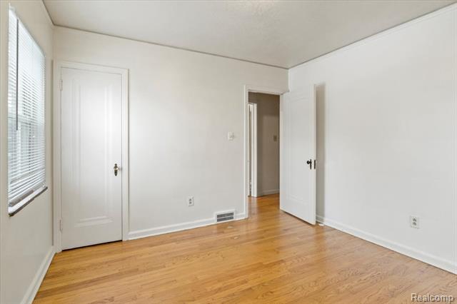 Builiding view fifteen for 15709 Collingham, Detroit, MI. 48205