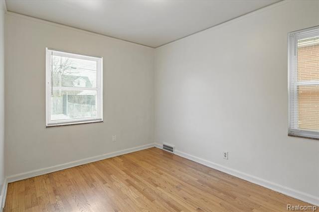 Builiding view thirteen for 15709 Collingham, Detroit, MI. 48205