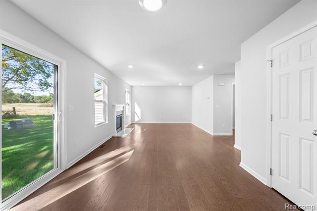 Builiding view six for 660 Countryside, Chelsea, MI. 48118