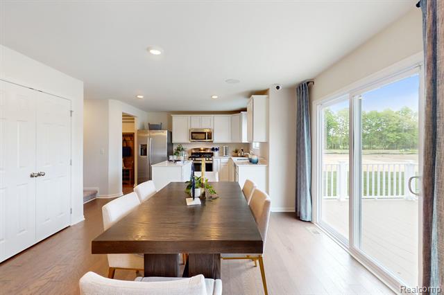 Builiding view thirty three for 660 Countryside, Chelsea, MI. 48118