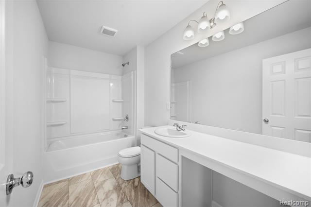 Builiding view twenty three for 660 Countryside, Chelsea, MI. 48118