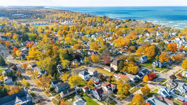 Builiding view fifty three for 317 Monroe, South Haven, MI. 49090