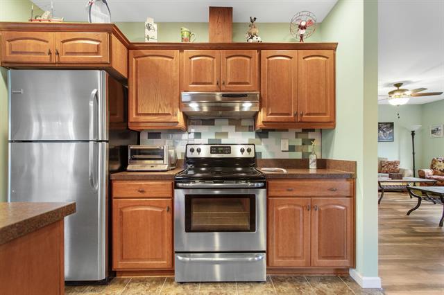 Builiding view thirteen for 317 Monroe, South Haven, MI. 49090