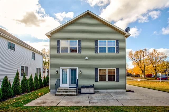 Builiding view thirty five for 317 Monroe, South Haven, MI. 49090