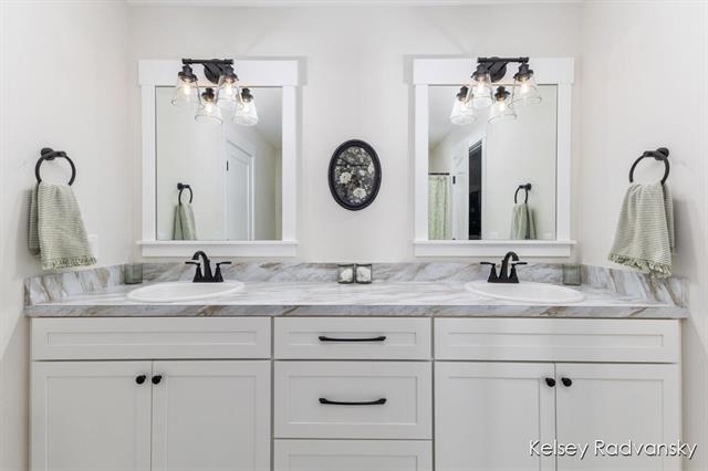 Builiding view fifteen for 6450 Estate, Byron Center, MI. 49315