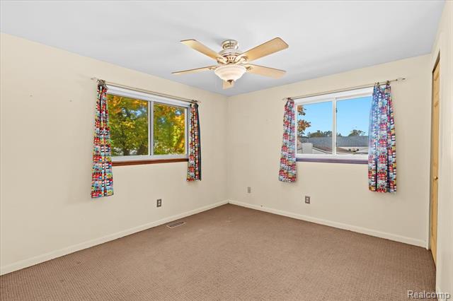 Builiding view eighteen for 4485 Pommore, Milford, MI. 48380