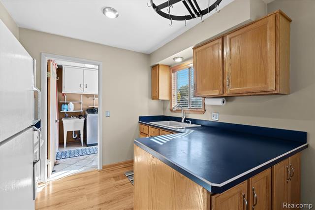 Builiding view eleven for 4485 Pommore, Milford, MI. 48380