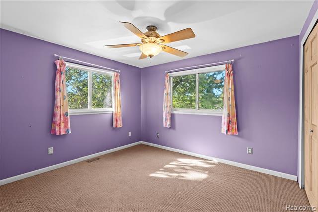 Builiding view nineteen for 4485 Pommore, Milford, MI. 48380