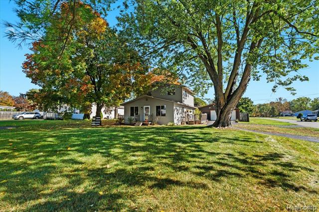 Builiding view three for 4485 Pommore, Milford, MI. 48380