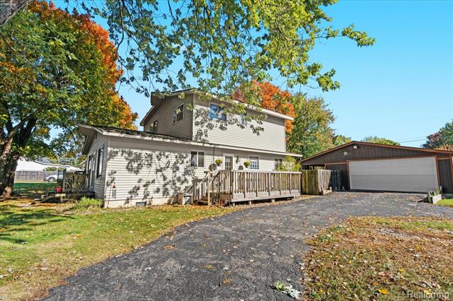 Builiding view twenty seven for 4485 Pommore, Milford, MI. 48380