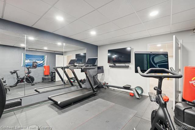 Builiding view forty four for 274 Carnoustie, Highland, MI. 48357