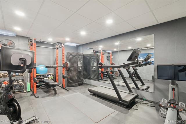 Builiding view forty three for 274 Carnoustie, Highland, MI. 48357