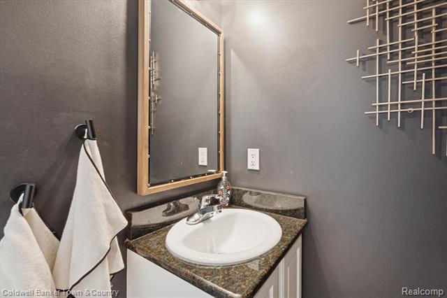 Builiding view nineteen for 274 Carnoustie, Highland, MI. 48357