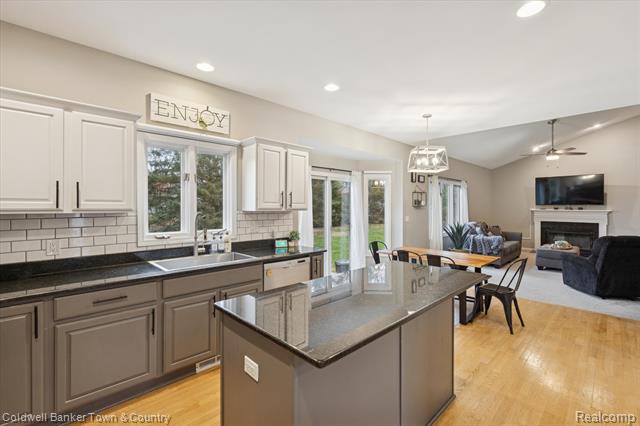 Builiding view six for 274 Carnoustie, Highland, MI. 48357