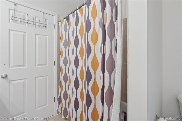 Builiding view thirty four for 274 Carnoustie, Highland, MI. 48357