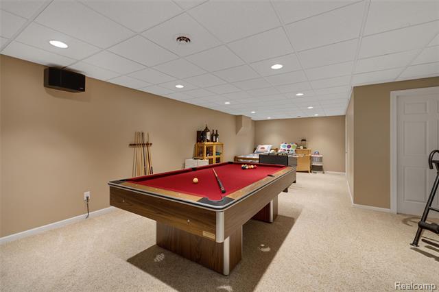 Builiding view nineteen for 297 Gleneagles, Highland, MI. 48357