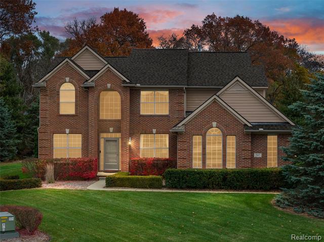 Builiding view thirty two for 297 Gleneagles, Highland, MI. 48357