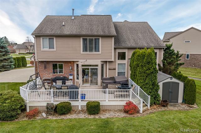 Builiding view twenty five for 297 Gleneagles, Highland, MI. 48357