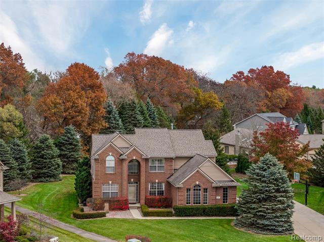 Builiding view twenty seven for 297 Gleneagles, Highland, MI. 48357