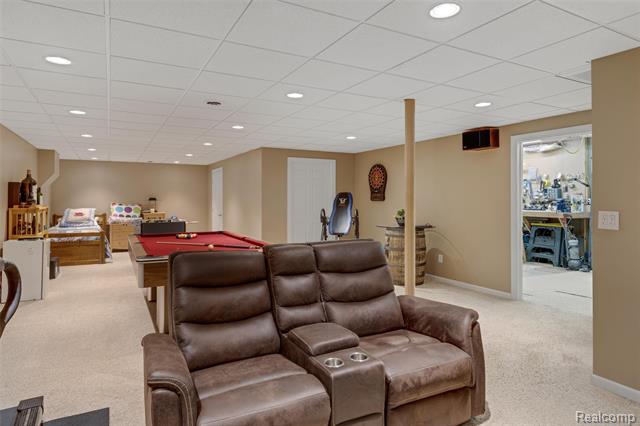 Builiding view twenty for 297 Gleneagles, Highland, MI. 48357