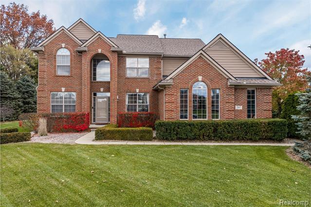 front view for 297 Gleneagles, Highland, Mi. 48357