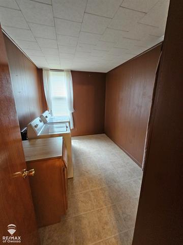 Builiding view nine for 209 Stewart, Owosso, MI. 48867