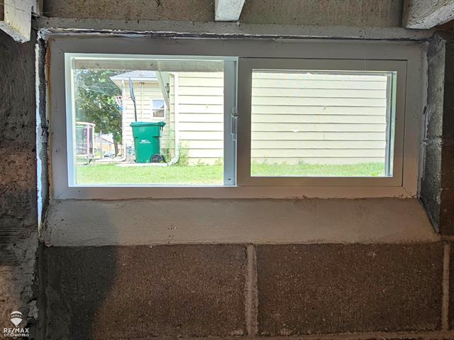 Builiding view nineteen for 209 Stewart, Owosso, MI. 48867