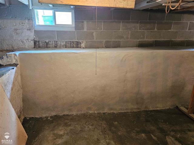 Builiding view sixteen for 209 Stewart, Owosso, MI. 48867