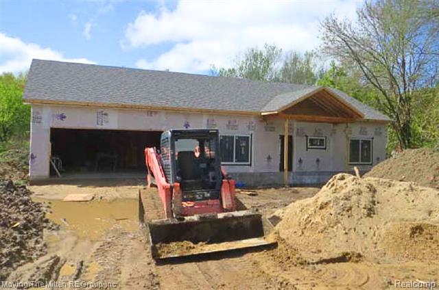 Builiding view one for 43001 Willow, New Boston, MI. 48164