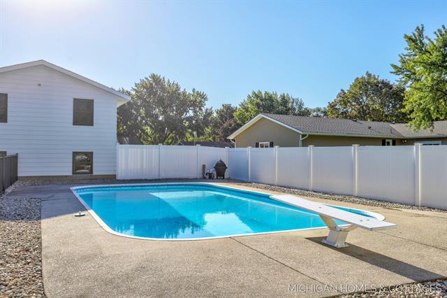 Builiding view forty six for 10975 Campanel, Zeeland, MI. 49464